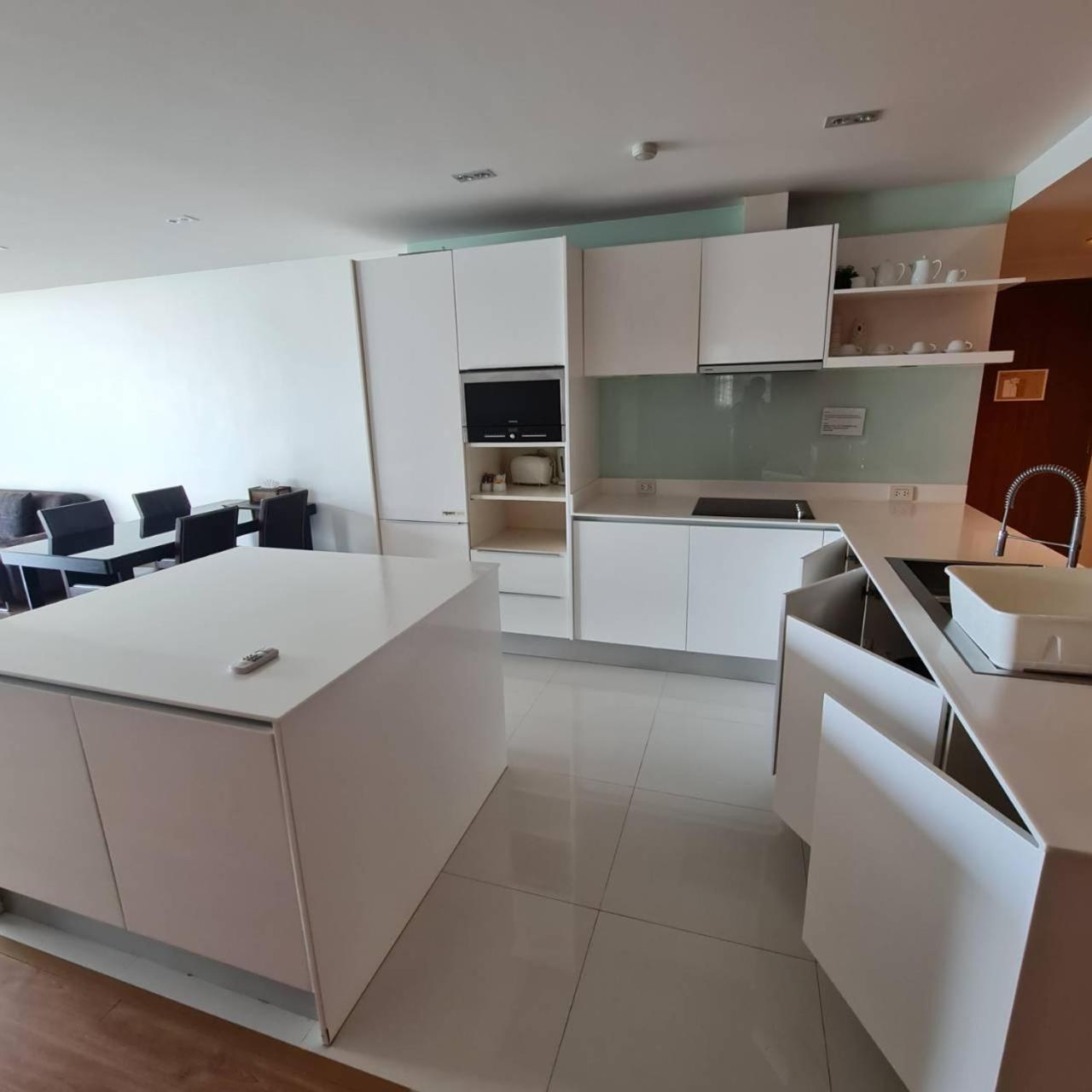 The Privilege Residence Patong Buitenkant foto