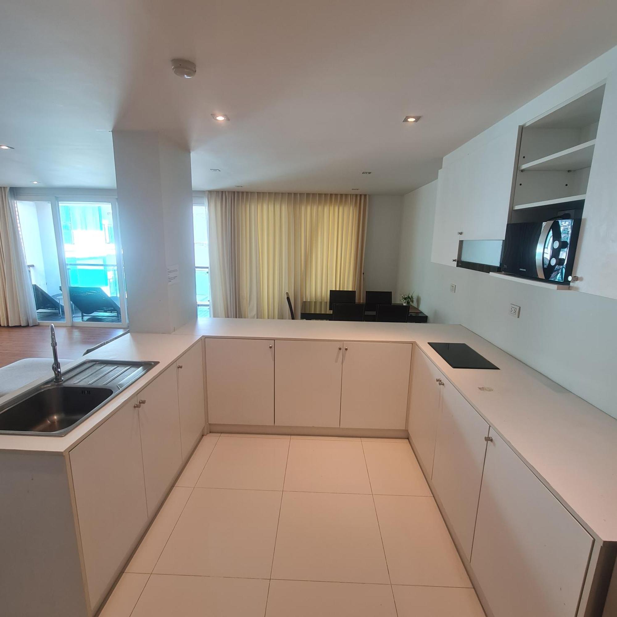 The Privilege Residence Patong Buitenkant foto