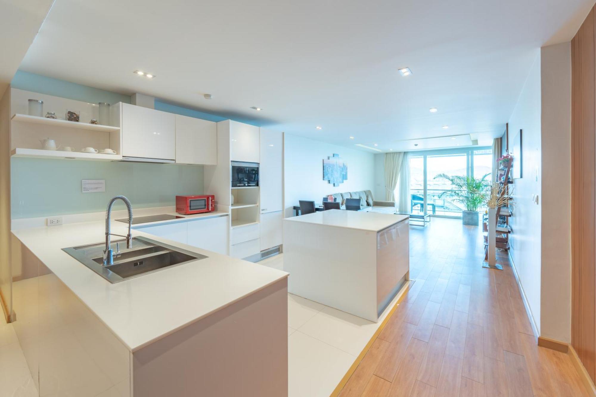 The Privilege Residence Patong Buitenkant foto