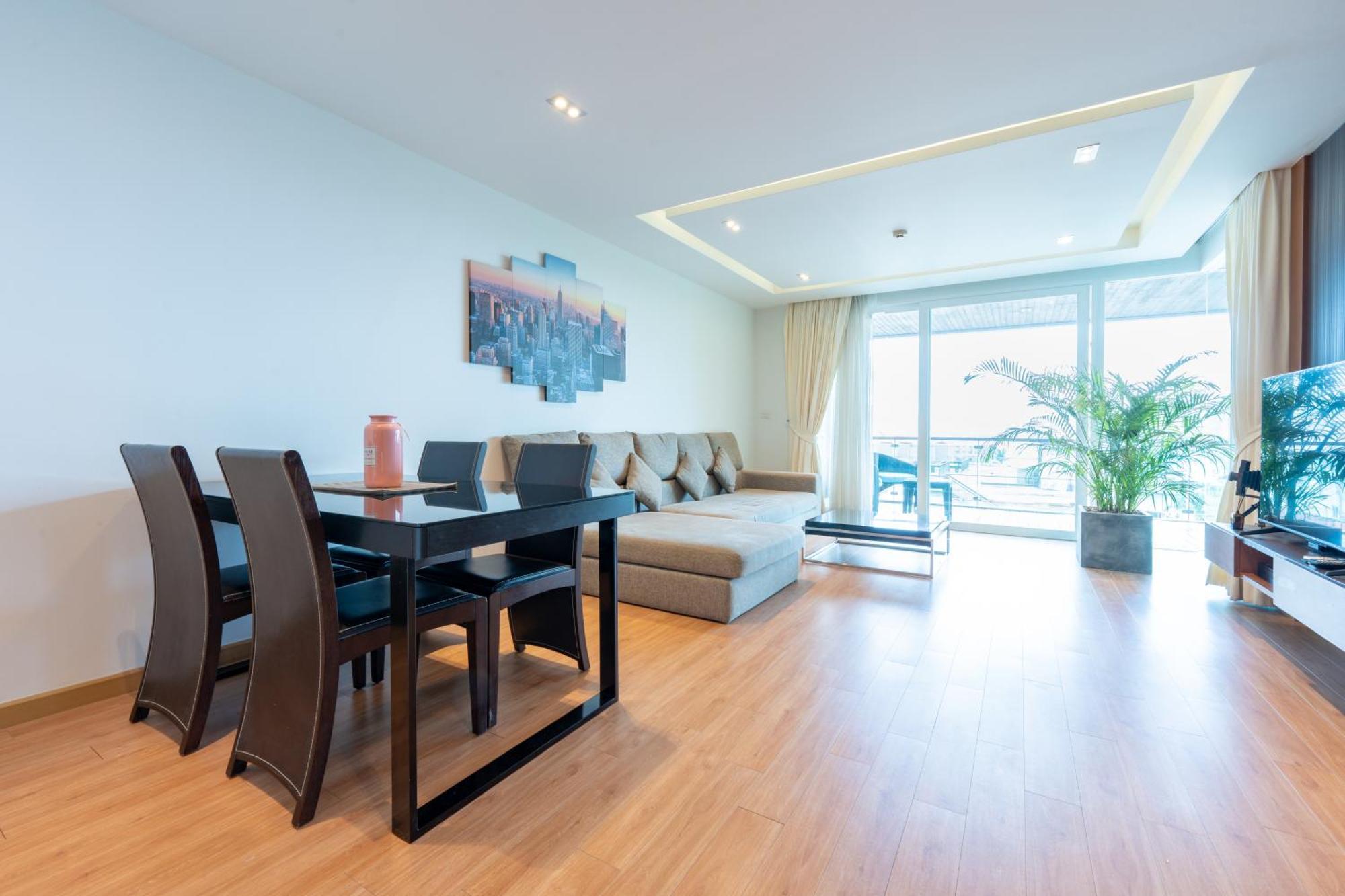 The Privilege Residence Patong Buitenkant foto