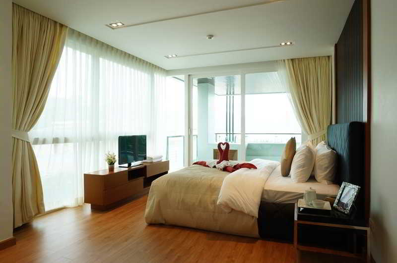 The Privilege Residence Patong Buitenkant foto