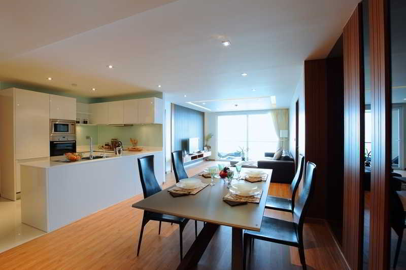 The Privilege Residence Patong Buitenkant foto
