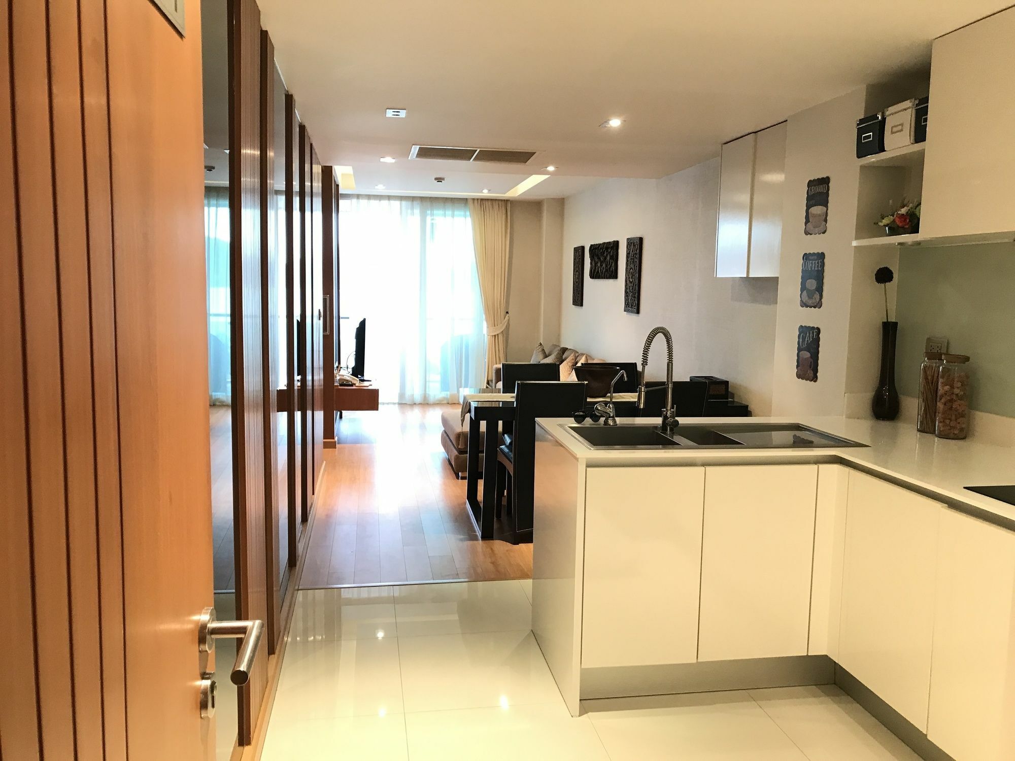 The Privilege Residence Patong Buitenkant foto